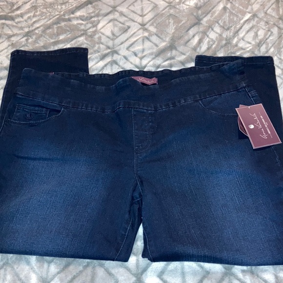NWT Gloria Vanderbilt 20w Short pull on jeans - Picture 1 of 7